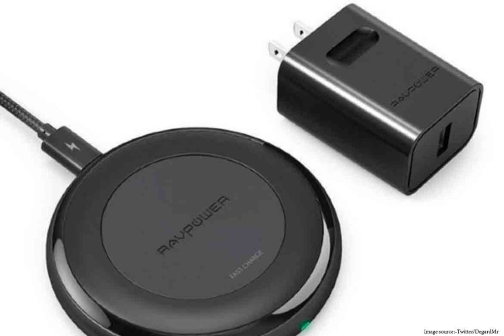 RAVPowerWirelessChargingPuck TechMobi