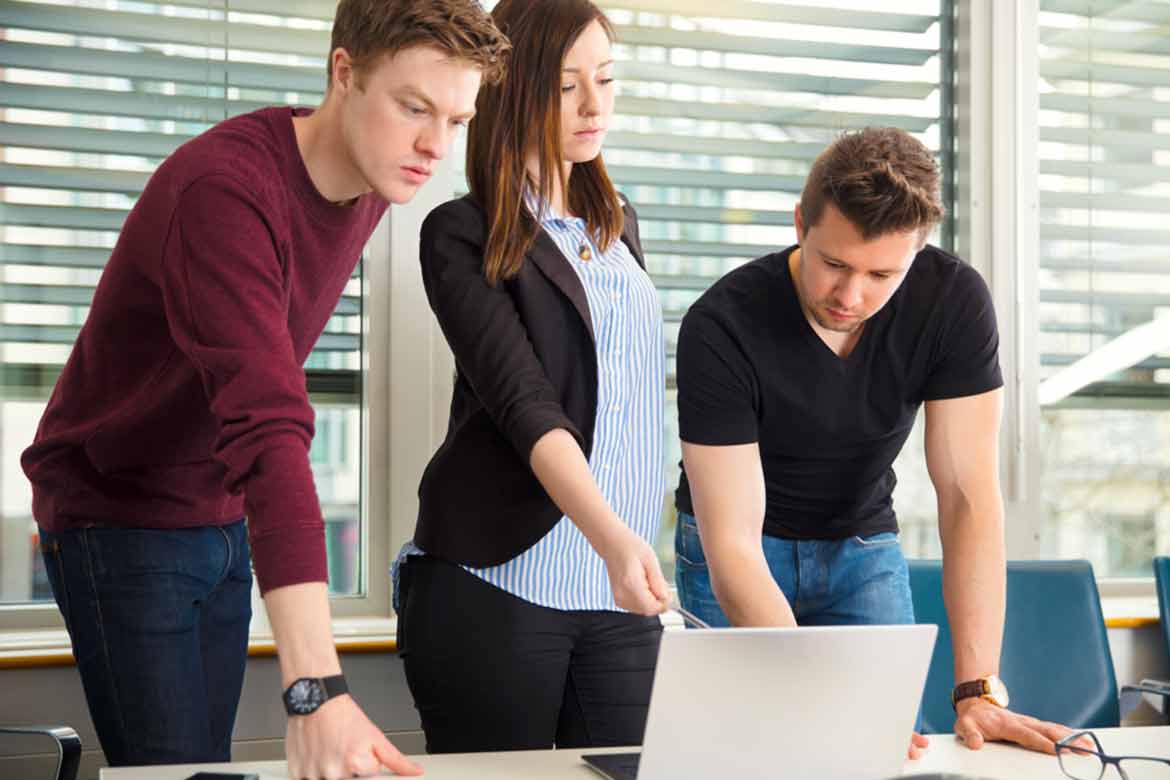 online12 TechMobi 9 online scams that target small businesses